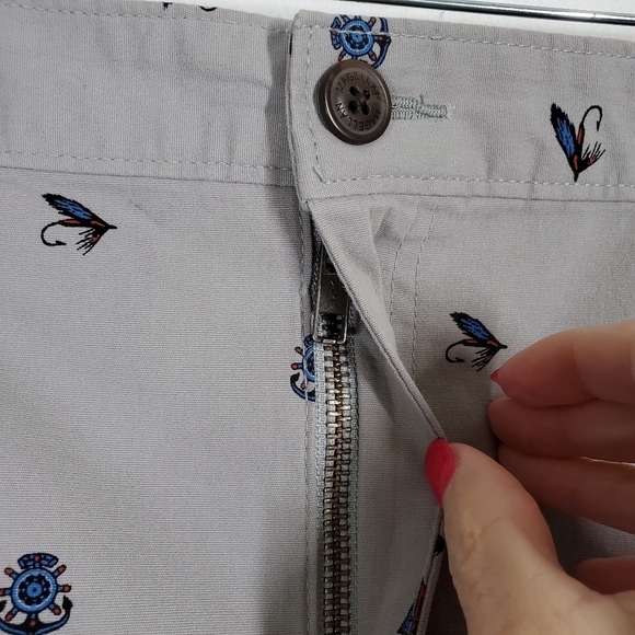 MAGELLAN OUTDOORS SET OF 2 FISHING MOTIF SHORTS - Picture 15 of 15